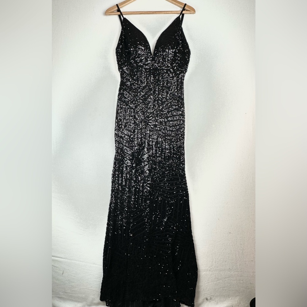 Luxxell Sequin Deep Back V Maxi Dress Black LBD Formal Prom Evening‎ Gown